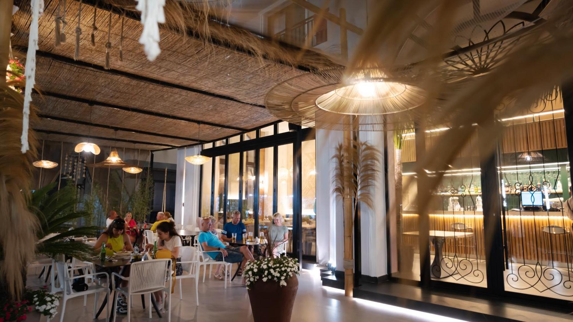 Hotel Saly ดูร์เรส ภายนอก รูปภาพ